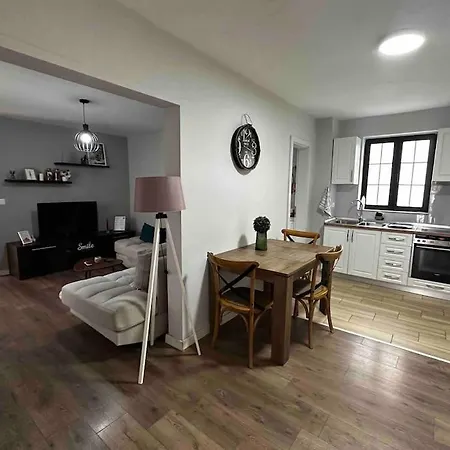 Spacious In A Trendy Neighborhood