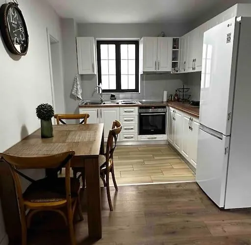 Spacious In A Trendy Neighborhood