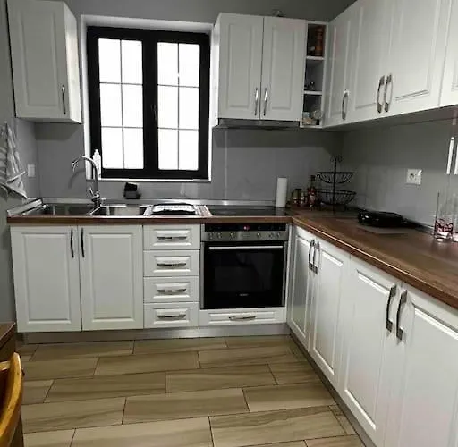 Appartement Spacious In A Trendy Neighborhood *