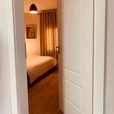 Spacious In A Trendy Neighborhood