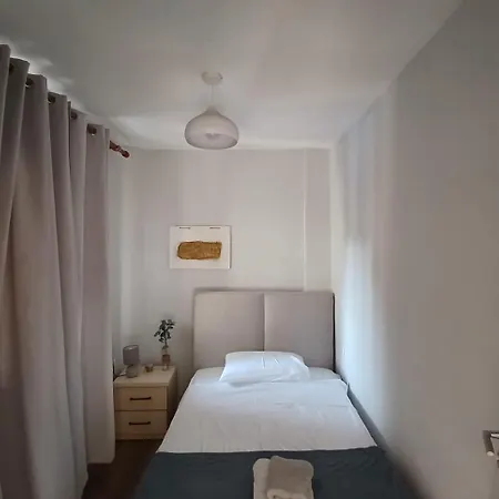 Apartment Spacious In A Trendy Neighborhood *