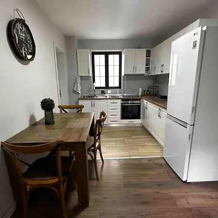 Spacious In A Trendy Neighborhood Апартаменты