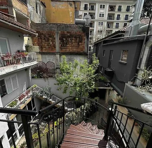 Апартаменты Spacious In A Trendy Neighborhood