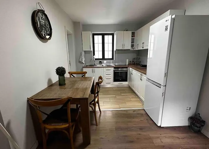 Spacious In A Trendy Neighborhood Appartamento